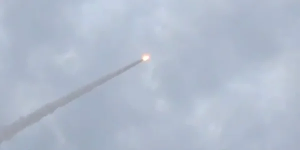Запуск баллистической ракеты.